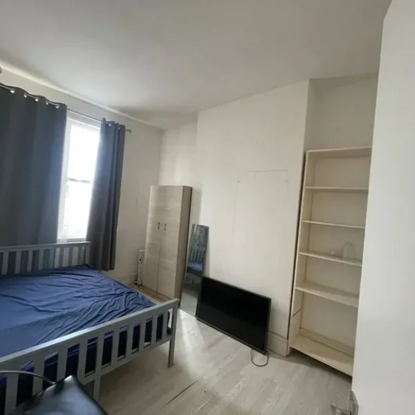 Double room near Maryland station, Seaton East Devon