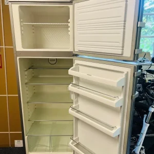 Tall fridge freezer - Image 3