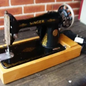 Electric Singer Sewing Machine - Image 2