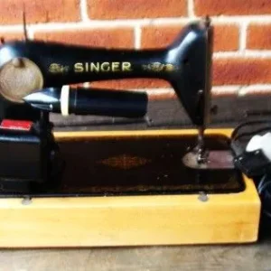 Electric Singer Sewing Machine - Image 5