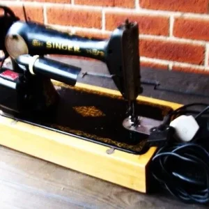 Electric Singer Sewing Machine - Image 7