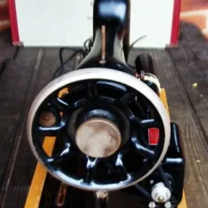 Electric Singer Sewing Machine - Image 8