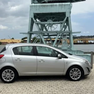 2013 Vauxhall Corsa 1.2i 16v SE 5dr Hatchback Petrol Manual - Image 4