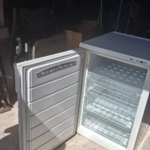 UNDER-COUNTER 3-DRAWER FREEZER - Image 2