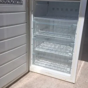 UNDER-COUNTER 3-DRAWER FREEZER - Image 3