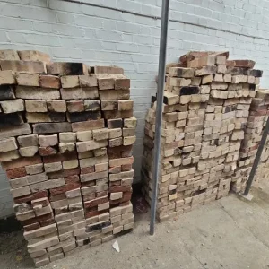 Red bricks 🧱 - Image 2