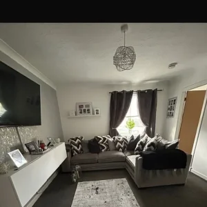 Flat to rent - Image 3