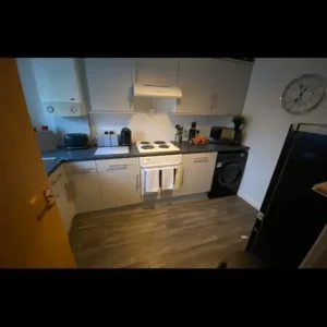 Flat to rent - Image 7