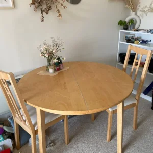IKEA extendable dining table with chairs