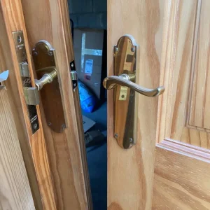X4 Internal Solid Pine Doors - Image 2