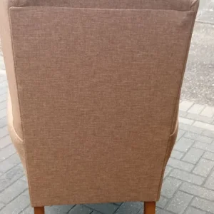 Winged chair for the elderly - Image 2