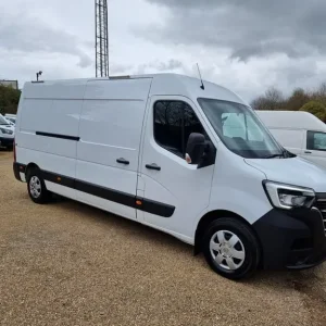 2021 Renault Master 2.3 dCi ENERGY 35 Business+ Panel Van - Image 3