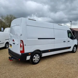 2021 Renault Master 2.3 dCi ENERGY 35 Business+ Panel Van - Image 5