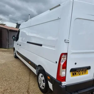 2021 Renault Master 2.3 dCi ENERGY 35 Business+ Panel Van - Image 6