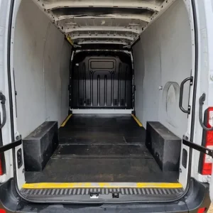 2021 Renault Master 2.3 dCi ENERGY 35 Business+ Panel Van - Image 7