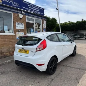 Ford Fiesta 1.3 Zetec 2015 - Image 3