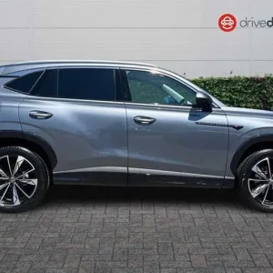 2025 MG HS 1.5 T-GDI Manual SUV - Image 2