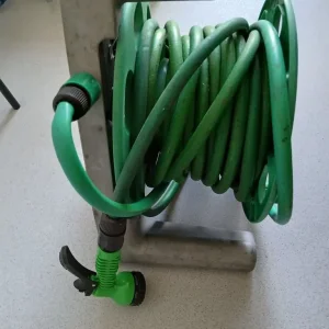 Hose on wheel holder - Image 2