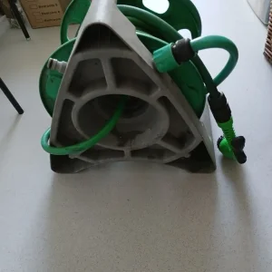 Hose on wheel holder - Image 3