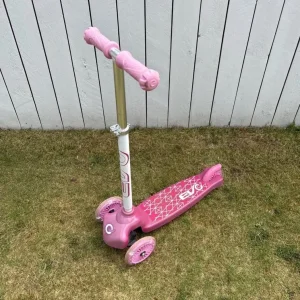 Evo Light Up Move & Groove Scooter Trike - Pink kids - Image 2