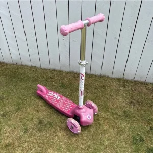 Evo Light Up Move & Groove Scooter Trike - Pink kids