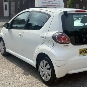2013 Toyota AYGO 1.0 VVT-i Move Euro 5 5-door hatchback petrol manual - Image 4
