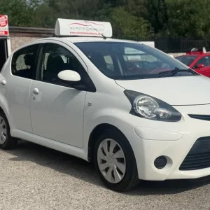 2013 Toyota AYGO 1.0 VVT-i Move Euro 5 5-door hatchback petrol manual - Image 5