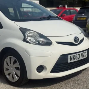 2013 Toyota AYGO 1.0 VVT-i Move Euro 5 5-door hatchback petrol manual - Image 6