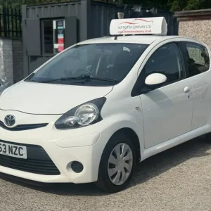 2013 Toyota AYGO 1.0 VVT-i Move Euro 5 5-door hatchback petrol manual - Image 8