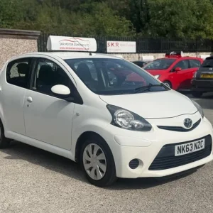 2013 Toyota AYGO 1.0 VVT-i Move Euro 5 5-door hatchback petrol manual