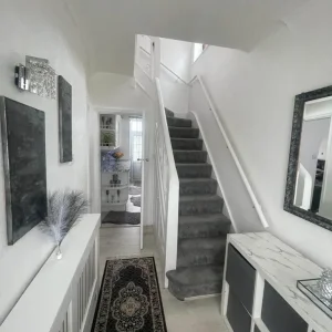 Large 3-bed house for rent - Image 2