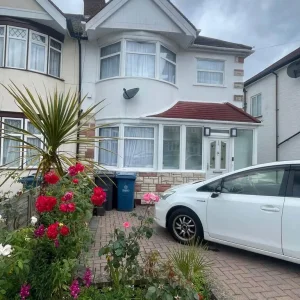 Large 3-bed house for rent - Image 4