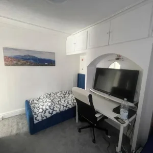 Large 3-bed house for rent - Image 7