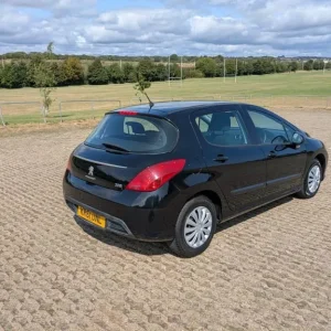 2012 Peugeot 308 1.6 HDi Diesel Manual Hatchback - Image 7