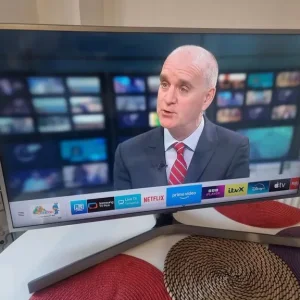 Samsung 50 Inch UE50RU7470 4K Smart TV with Alexa and Freeview - Image 5
