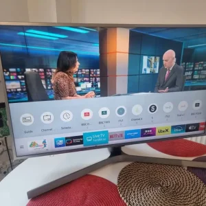 Samsung 50 Inch UE50RU7470 4K Smart TV with Alexa and Freeview - Image 7