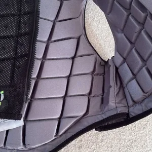 Young riders Champion body protector - Image 4