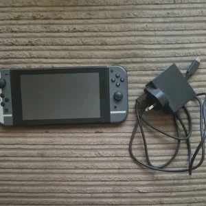 Nintendo Switch Super Smash Bros. Edition - Image 2