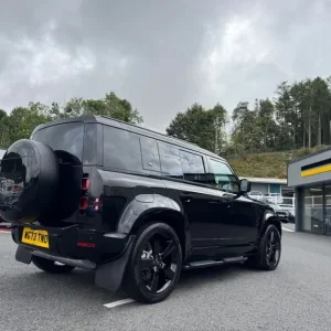 2023 Land Rover Defender D300 X Dynamic HSE MHEV in Santorini Black - Image 6