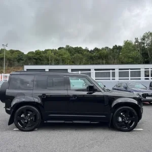 2023 Land Rover Defender D300 X Dynamic HSE MHEV in Santorini Black - Image 7