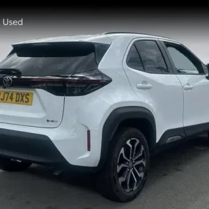 2024 Toyota Yaris Cross 1.5 Hybrid 5-door Estate - Image 2