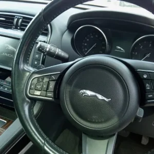 2016 Jaguar F-Pace Portfolio AWD Estate Diesel Automatic - Image 7