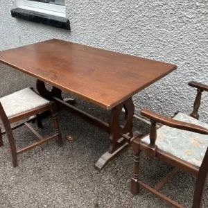 Classic dining table and 4 chairs with 2 carvers - Image 2