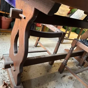 Classic dining table and 4 chairs with 2 carvers - Image 3
