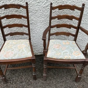 Classic dining table and 4 chairs with 2 carvers - Image 4