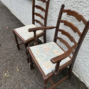 Classic dining table and 4 chairs with 2 carvers - Image 5