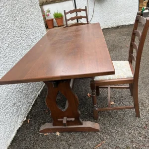 Classic dining table and 4 chairs with 2 carvers