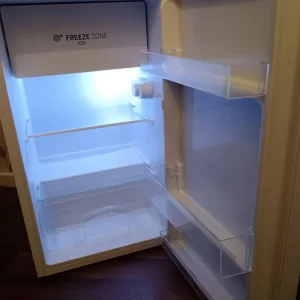 Fridge & freezer - Image 3