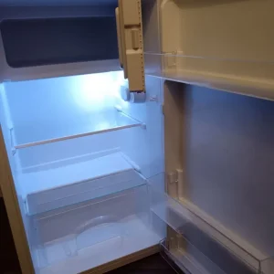 Fridge & freezer - Image 4