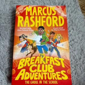 Marcus Rashford kids reading book